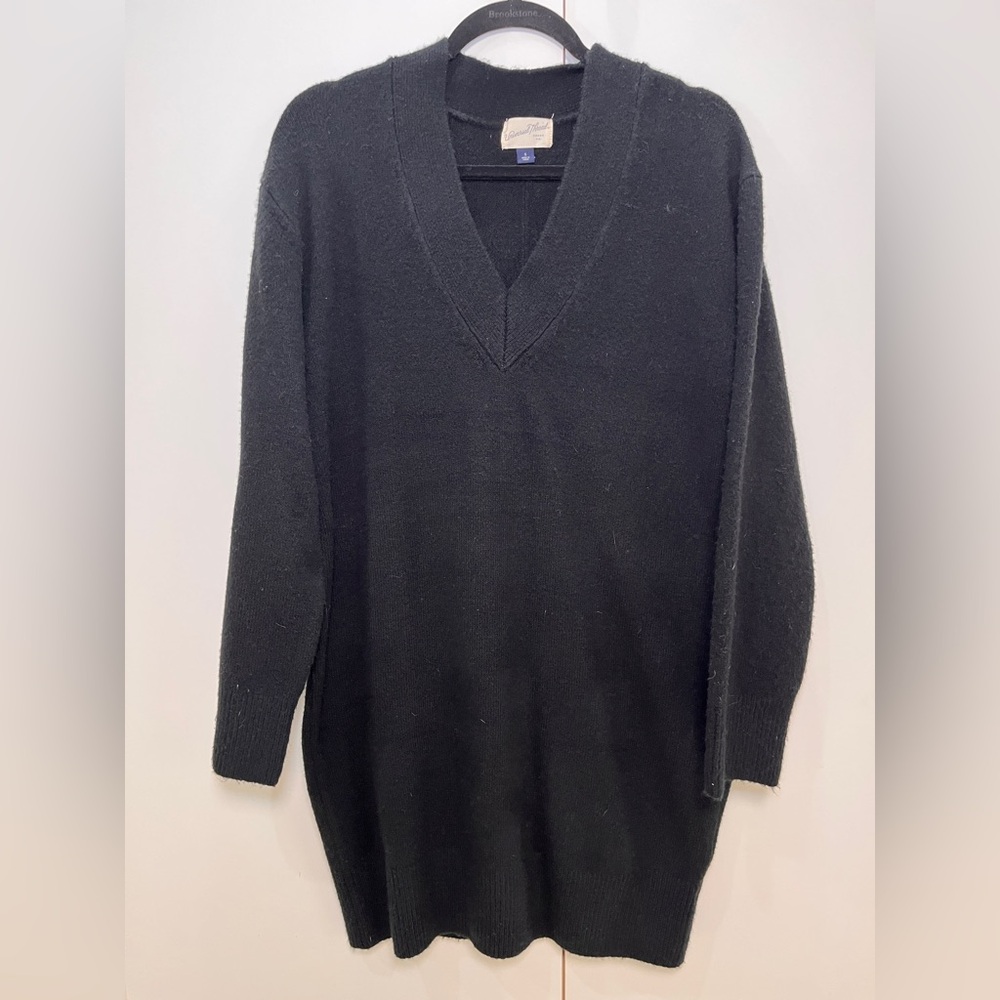Women’s  Black V-Neck Sweater Dress Universal Threads